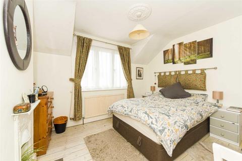 48 Middle Lane, Epsom, KT17 1DP
