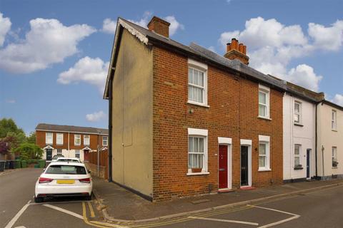 17 Beaconsfield Place, Epsom, KT17 4BD