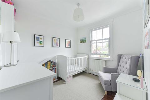 17 Beaconsfield Place, Epsom, KT17 4BD