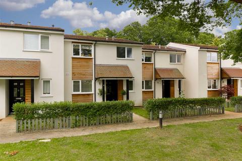 12 Oak Glade, Epsom, KT19 8ND