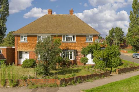 2 Marsh Avenue, Epsom, KT19 9BX
