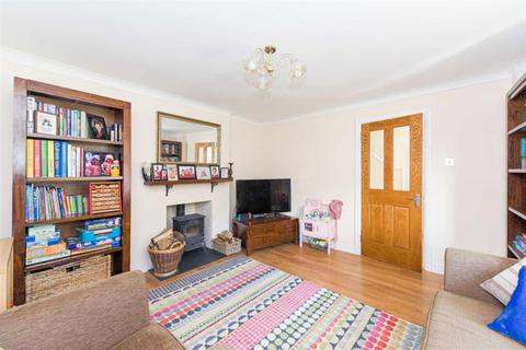 2 Marsh Avenue, Epsom, KT19 9BX