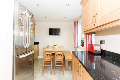 2 Marsh Avenue, Epsom, KT19 9BX
