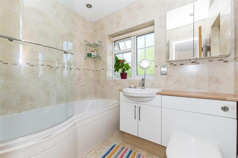 2 Marsh Avenue, Epsom, KT19 9BX