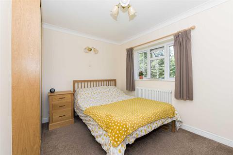2 Marsh Avenue, Epsom, KT19 9BX