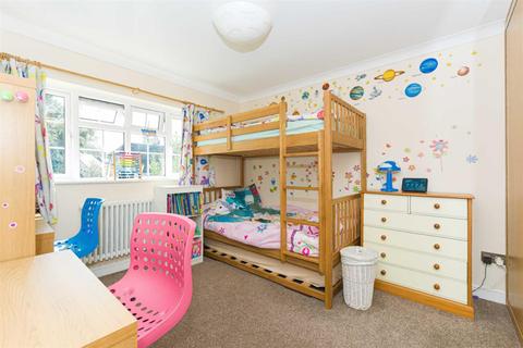 2 Marsh Avenue, Epsom, KT19 9BX