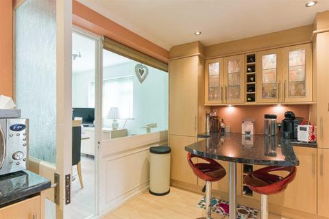 2 Marshalls Close, Epsom, KT19 8HZ
