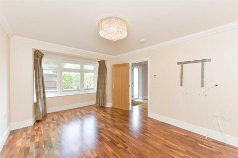 2a North View Crescent, Epsom Downs, Epsom, KT18 5UR