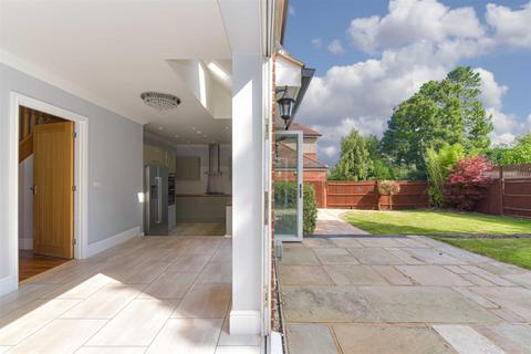 2a North View Crescent, Epsom Downs, Epsom, KT18 5UR
