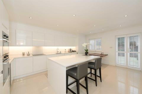 9 Medina Square, Epsom, KT19 7NS