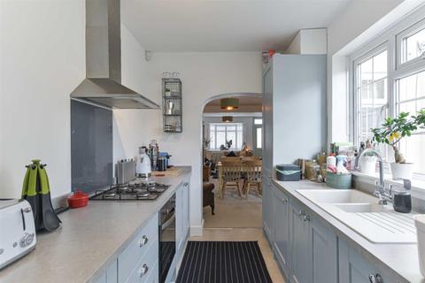 4 Albert Road, Epsom, KT17 4EH