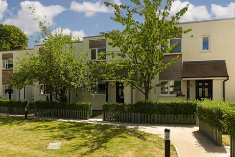 3 Oak Glade, Epsom, KT19 8ND
