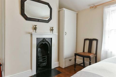 10 Adelphi Road, Epsom, KT17 1JB