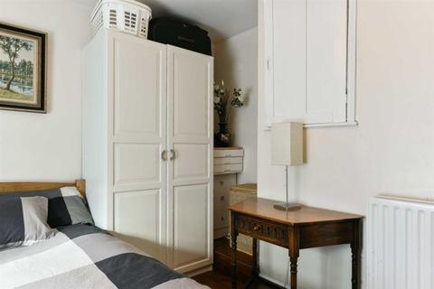 10 Adelphi Road, Epsom, KT17 1JB