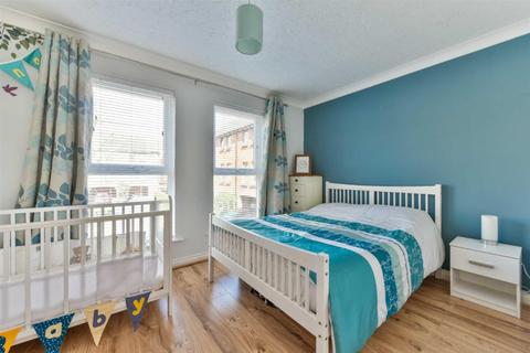 109 Farriers Road, Epsom, KT17 1LR