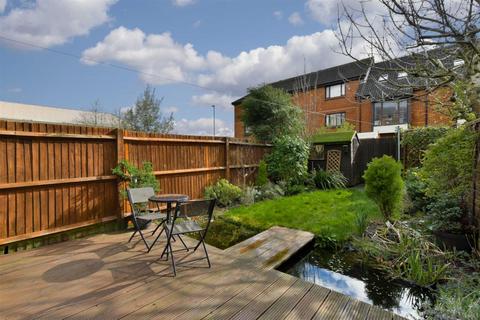 109 Farriers Road, Epsom, KT17 1LR