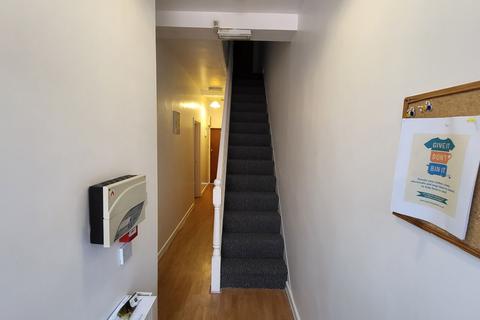7 bedroom semi-detached house to rent, Longford Place, Manchester