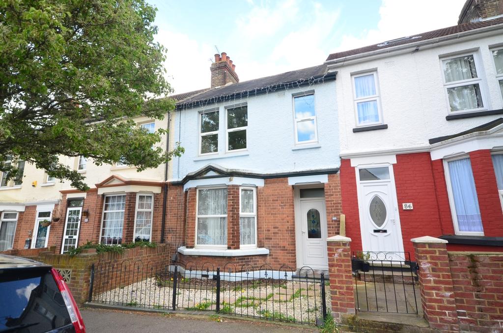 Toronto Road Gillingham ME7 3 bed terraced house £875 pcm (£202 pw)