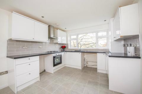3, Cedar Court Lime Grove, New Malden, KT3 3TN
