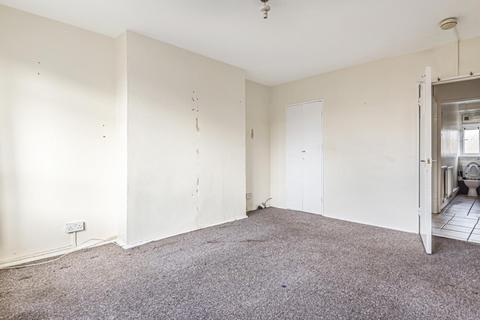 22 Maple Avenue, London, W3 7LE