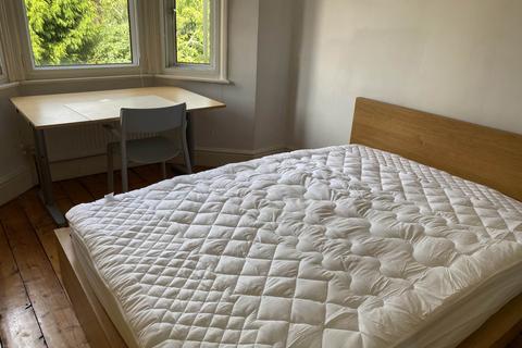 4 bedroom semi-detached house to rent, Minster Road, East Oxford *HMO Property 2026*