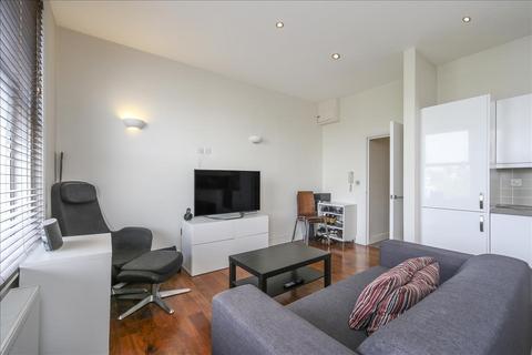 2 bedroom flat to rent, East Hill, Wandsworth, London, SW18