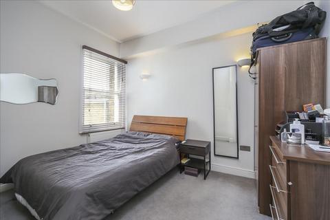 2 bedroom flat to rent, East Hill, Wandsworth, London, SW18