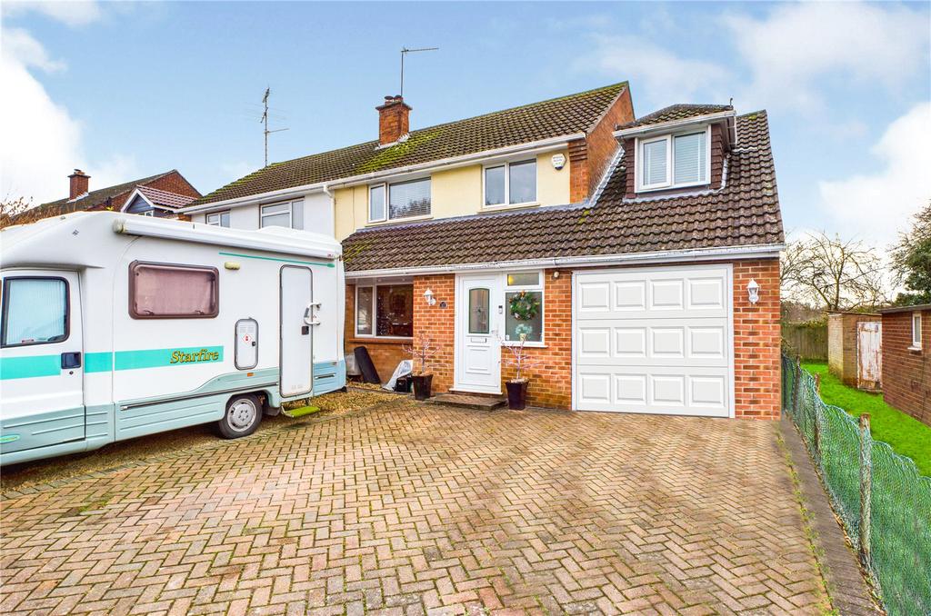 Millers Road, Tadley, RG26 4 bed semidetached house £385,000