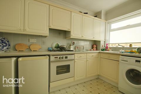 3 Francis Close, Shepperton, TW17 0EP