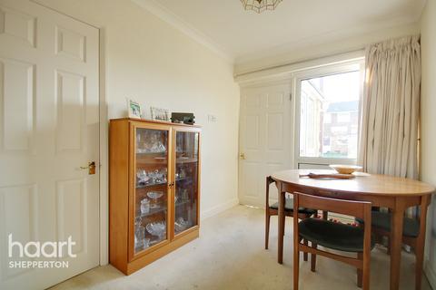 3 Francis Close, Shepperton, TW17 0EP