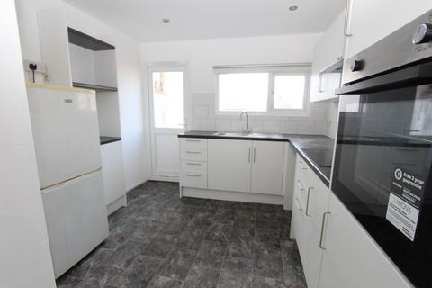 2 bedroom flat to rent, Pleasant Road, Southend On Sea