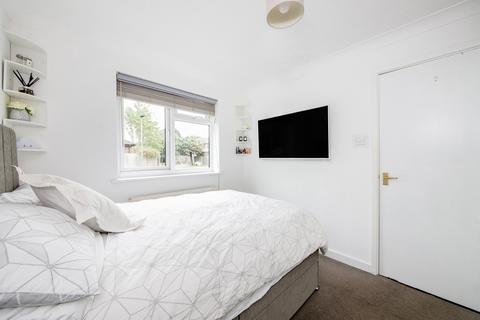 9 Ravenscroft Crescent, London, SE9 4LL