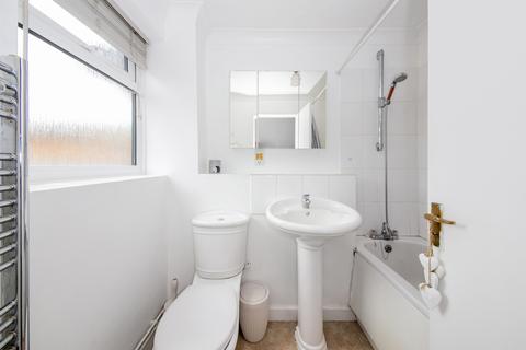 9 Ravenscroft Crescent, London, SE9 4LL