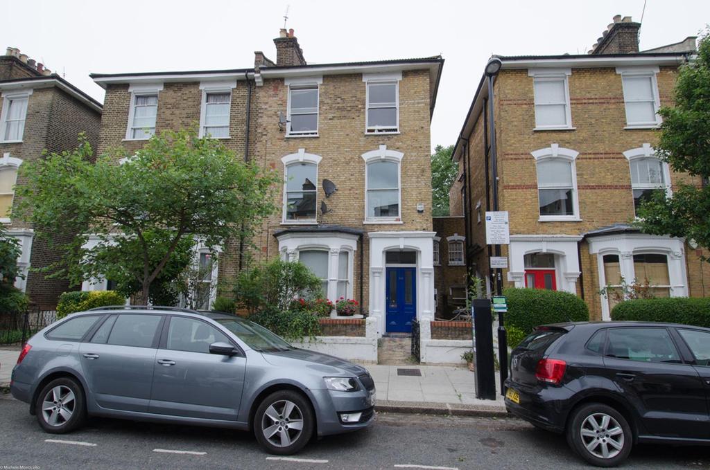 Wilberforce Road, London N4 2SP 1 bed flat £1,450 pcm (£335 pw)