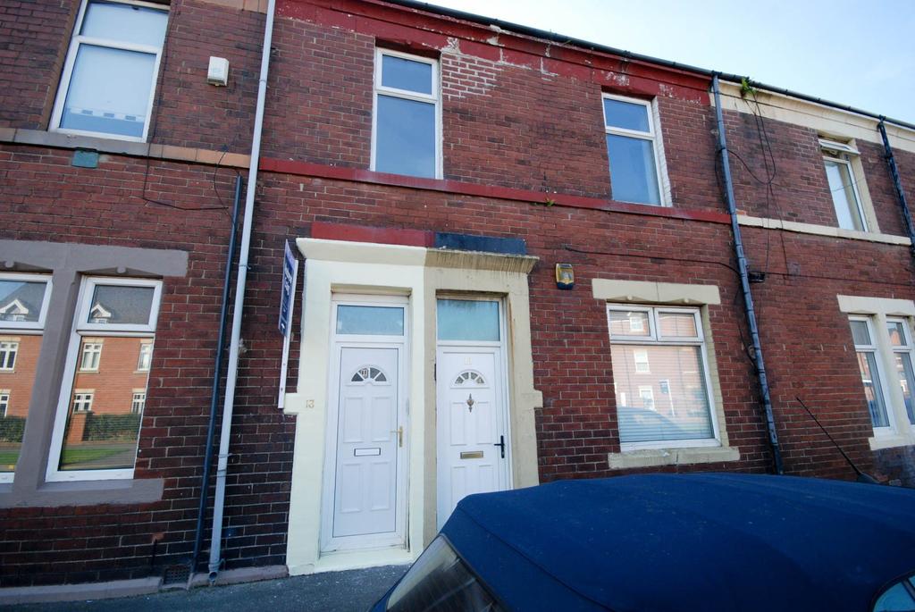 Hedgeley Road, Hebburn 2 bed flat £400 pcm (£92 pw)