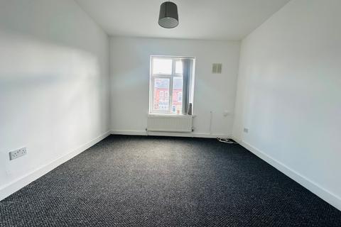 2 bedroom flat to rent, Nimmings Road, Halesowen, West Midlands, B62