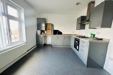 2 bedroom flat to rent, Nimmings Road, Halesowen, West Midlands, B62