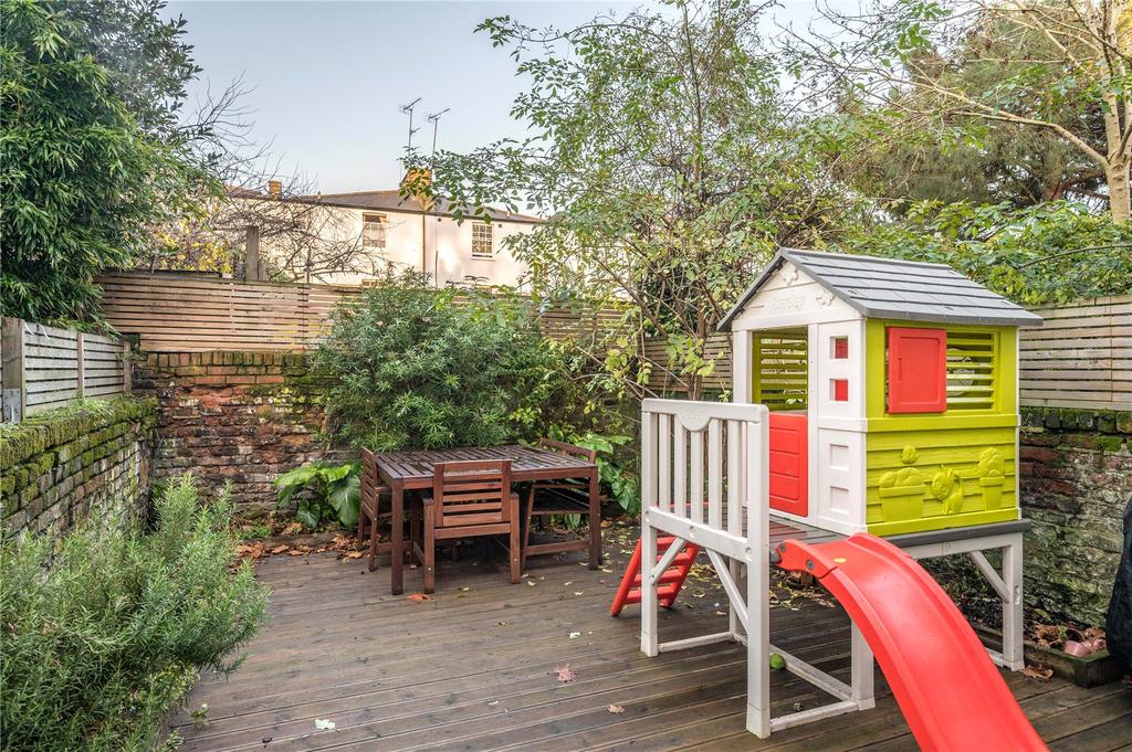 Wilton Square, Islington, London, N1 3 bed terraced house £3,500 pcm