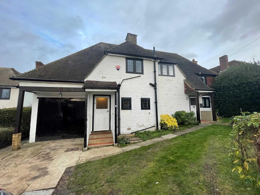 Hillside Drive, Gravesend 4 bed detached house £1,575 pcm (£363 pw)