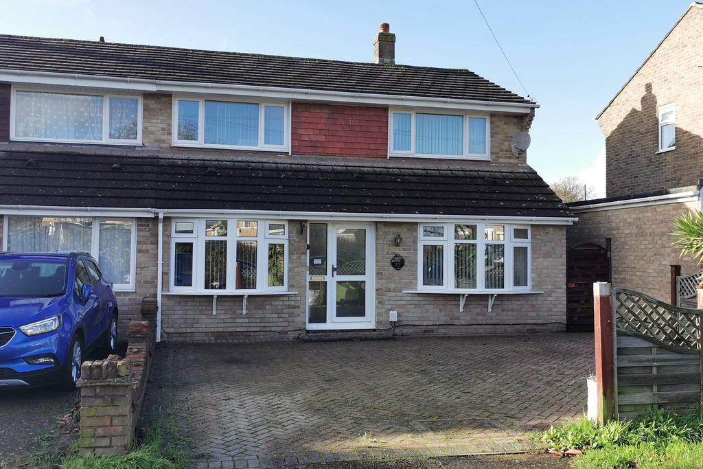 HILL PARK ROAD, FAREHAM 3 bed semidetached house £315,000