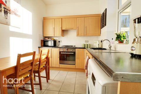 16c Colchester Road, Romford, RM3 0XP