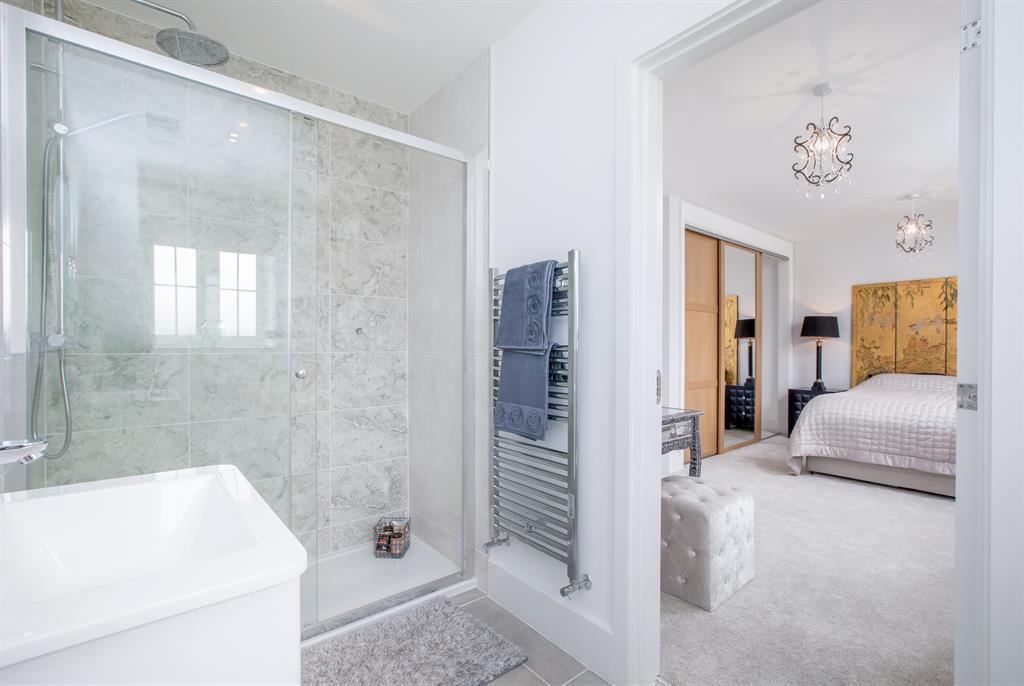 Bedroom with en suite