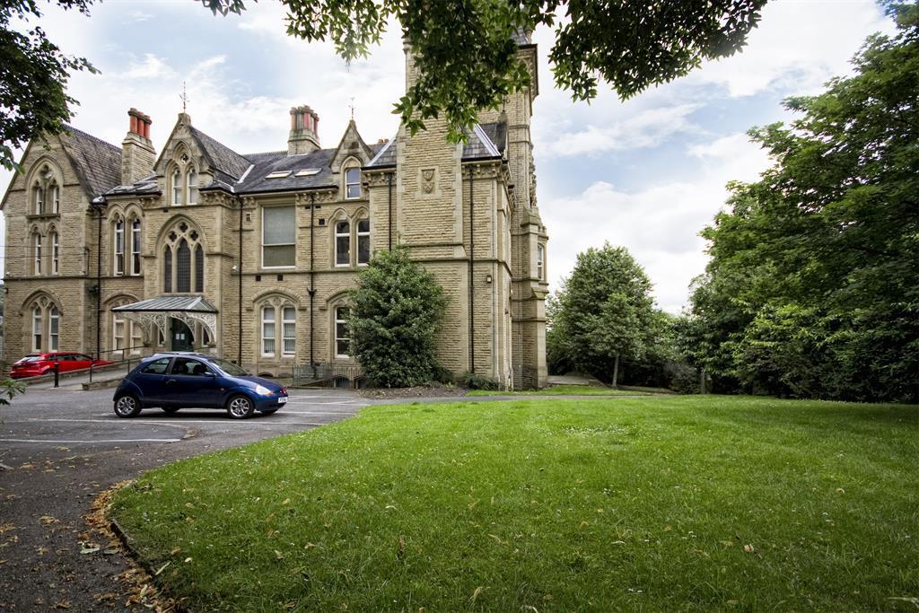Boothroyds, Halifax Road, Dewsbury, WF13 2NE 2 bed ground floor flat