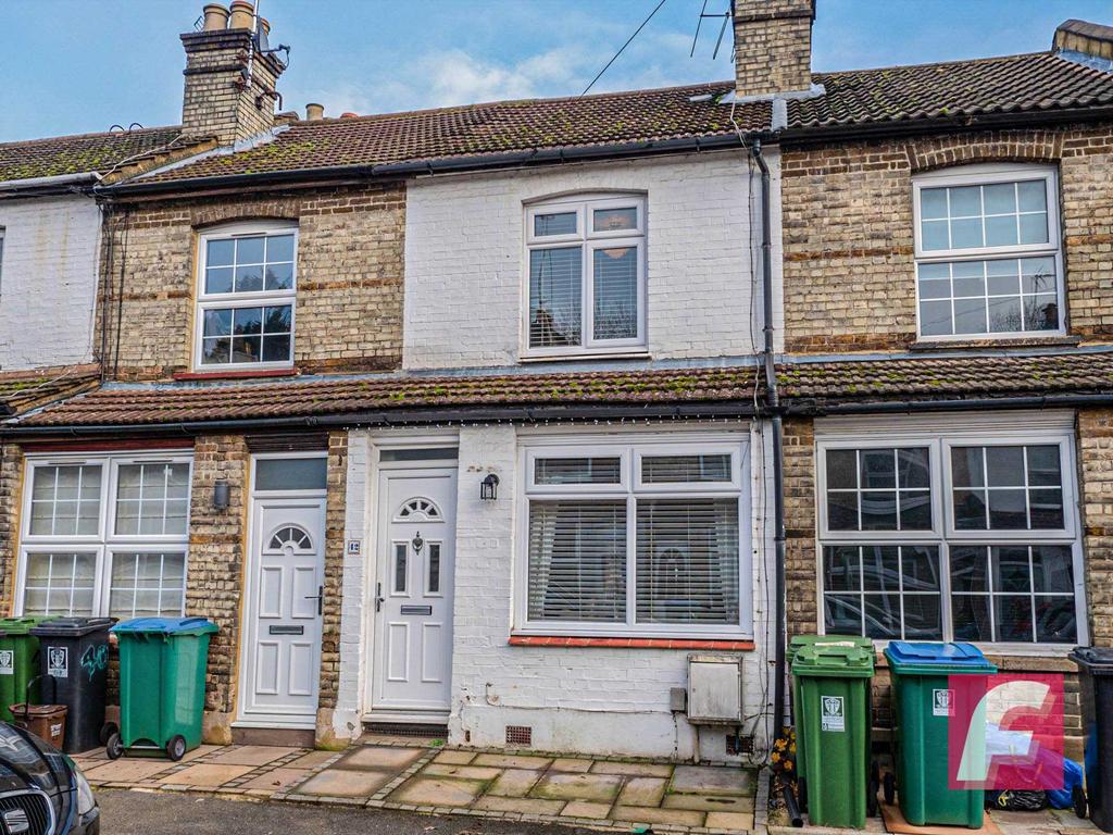 Shaftesbury Road, Watford, WD17 2 bed terraced house £360,000