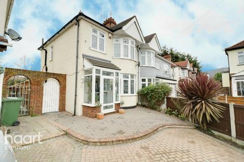 85 Gorseway, Romford, RM7 0RR