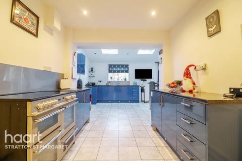 38 Buckingham Road, Swindon, SN3 1JA