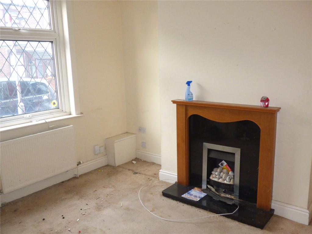 King Street, Dukinfield, SK16 2 bed terraced house £65,000