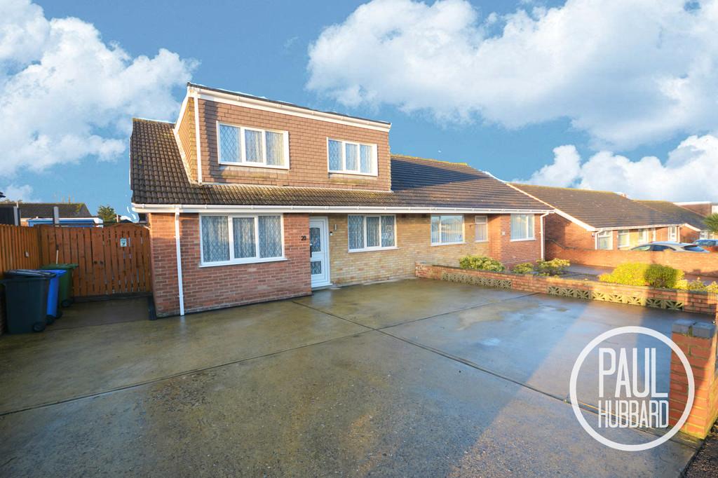 Lansdowne Road, Pakefield, Suffolk 3 bed chalet £225,000