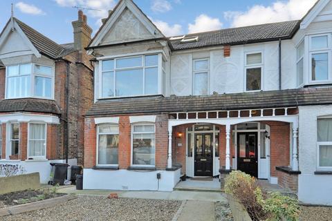 29 Queens Road, Loughton, IG10 1RR