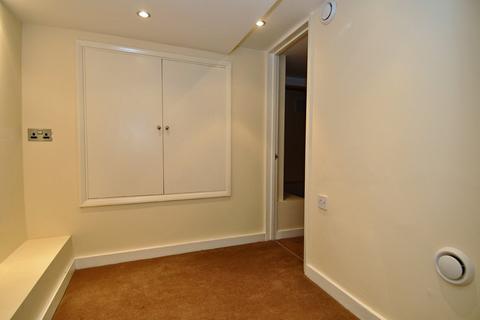 29 Queens Road, Loughton, IG10 1RR